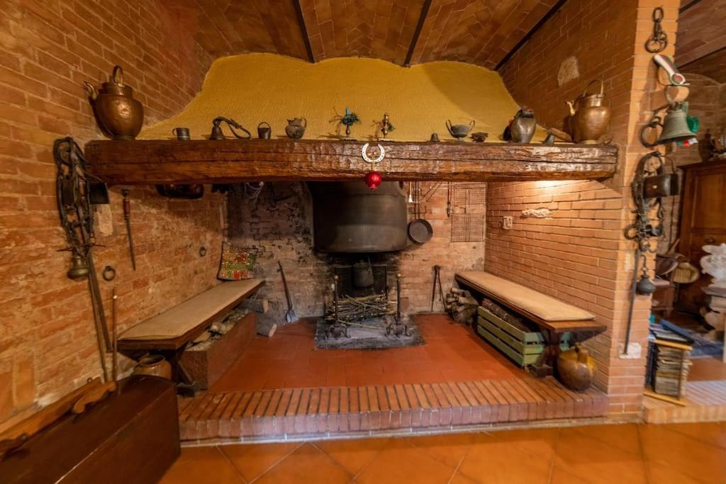 Casa Lazzaro Al Centro Di Siena Exterior foto