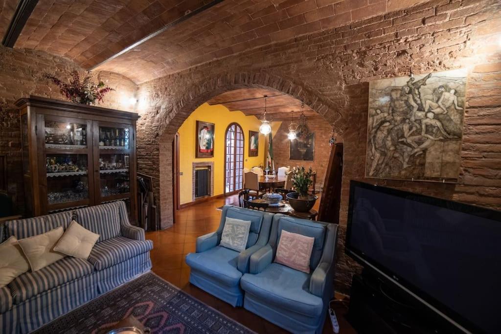 Casa Lazzaro Al Centro Di Siena Exterior foto