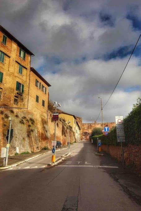 Casa Lazzaro Al Centro Di Siena Exterior foto