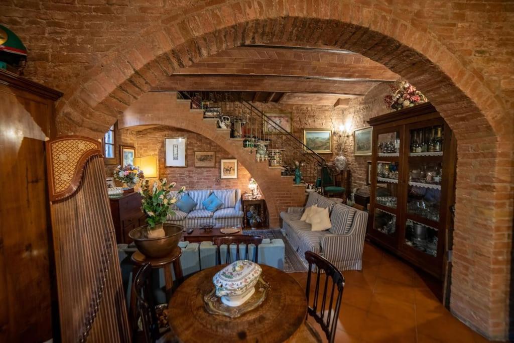 Casa Lazzaro Al Centro Di Siena Exterior foto